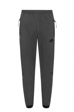 Spodnie dresowe z logo, zdjęcie 1 Spodnie dresowe z logo od Nike